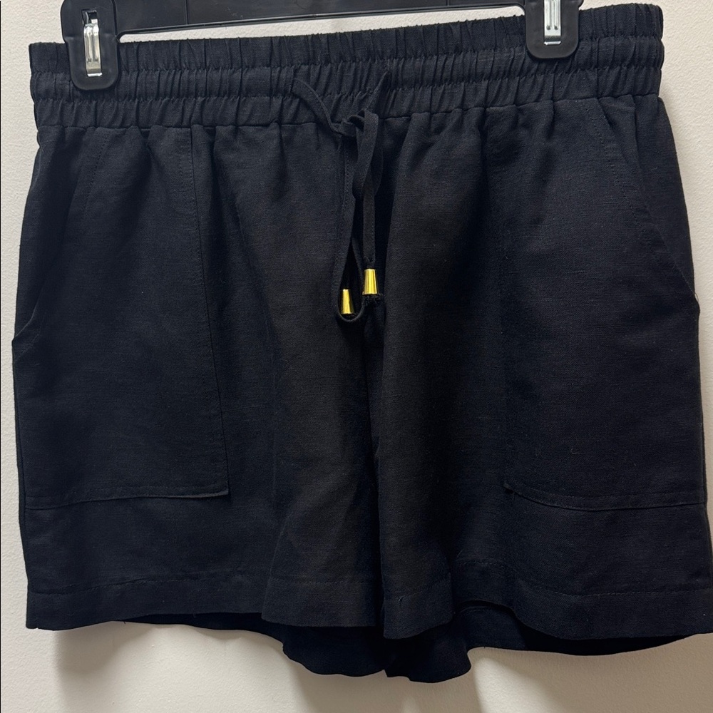 Jade Women's Black Linen Cargo Shorts